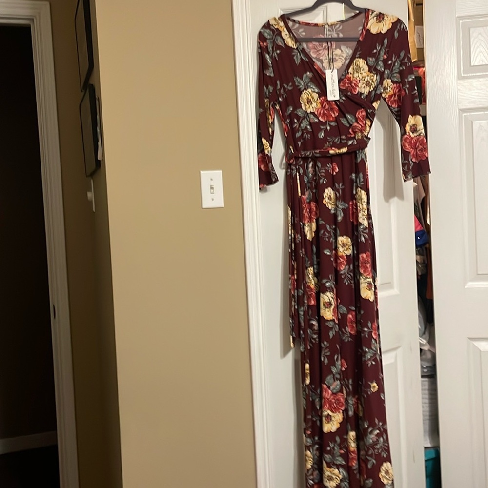 NWT Host Pick🎉 mother bee maternity burgundy dress, large